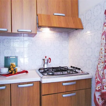 Apartment Welcoming In Near The Sea