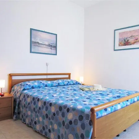 Welcoming In Near The Sea Apartman *