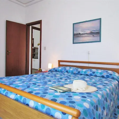 Welcoming In Near The Sea Apartman *